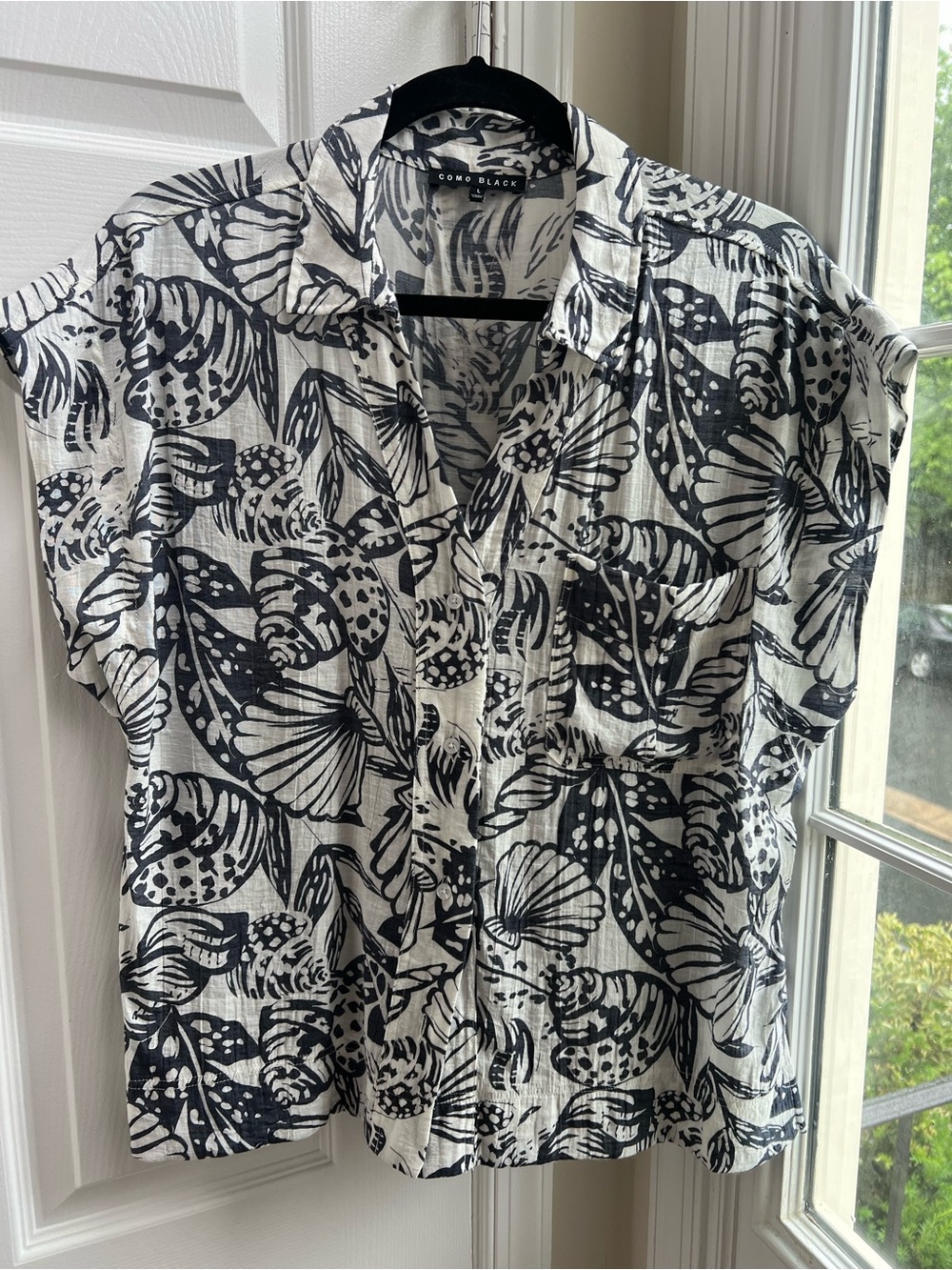 COMO BLACK Shell Print Blouse Button Front Size Large Blue White Coastal Beachy